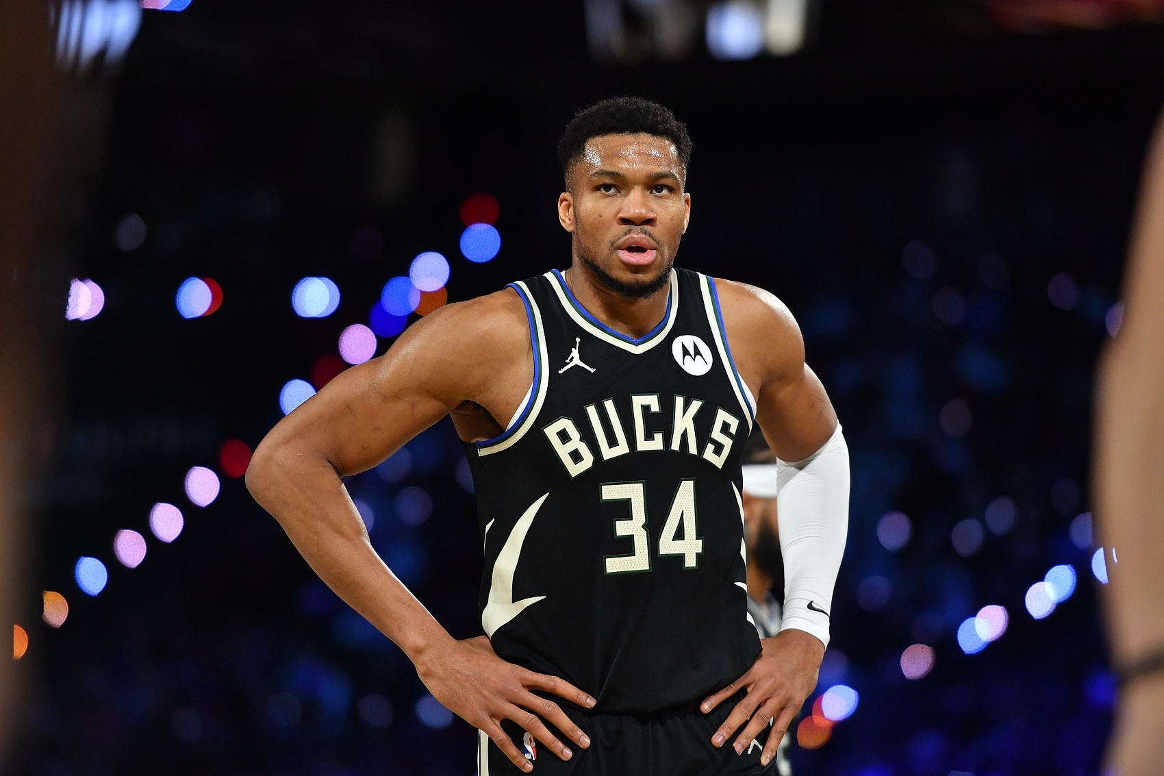 雷火电竞简介-关于篮网B队逆转雷霆，字母哥制霸全场的信息