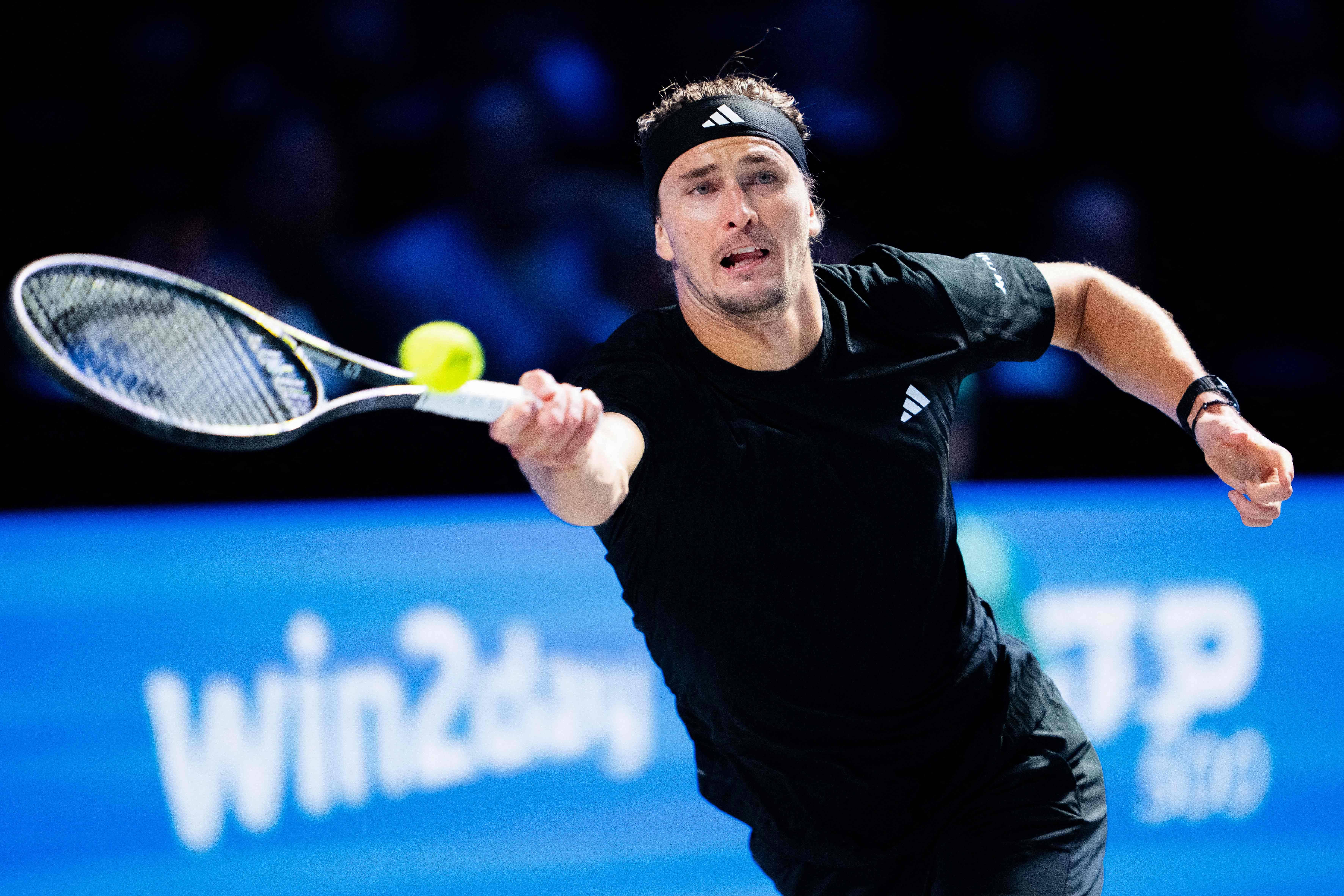 雷火电竞网址-包含欧洲网球队险胜英国网球队，兹维列夫关键制胜的词条