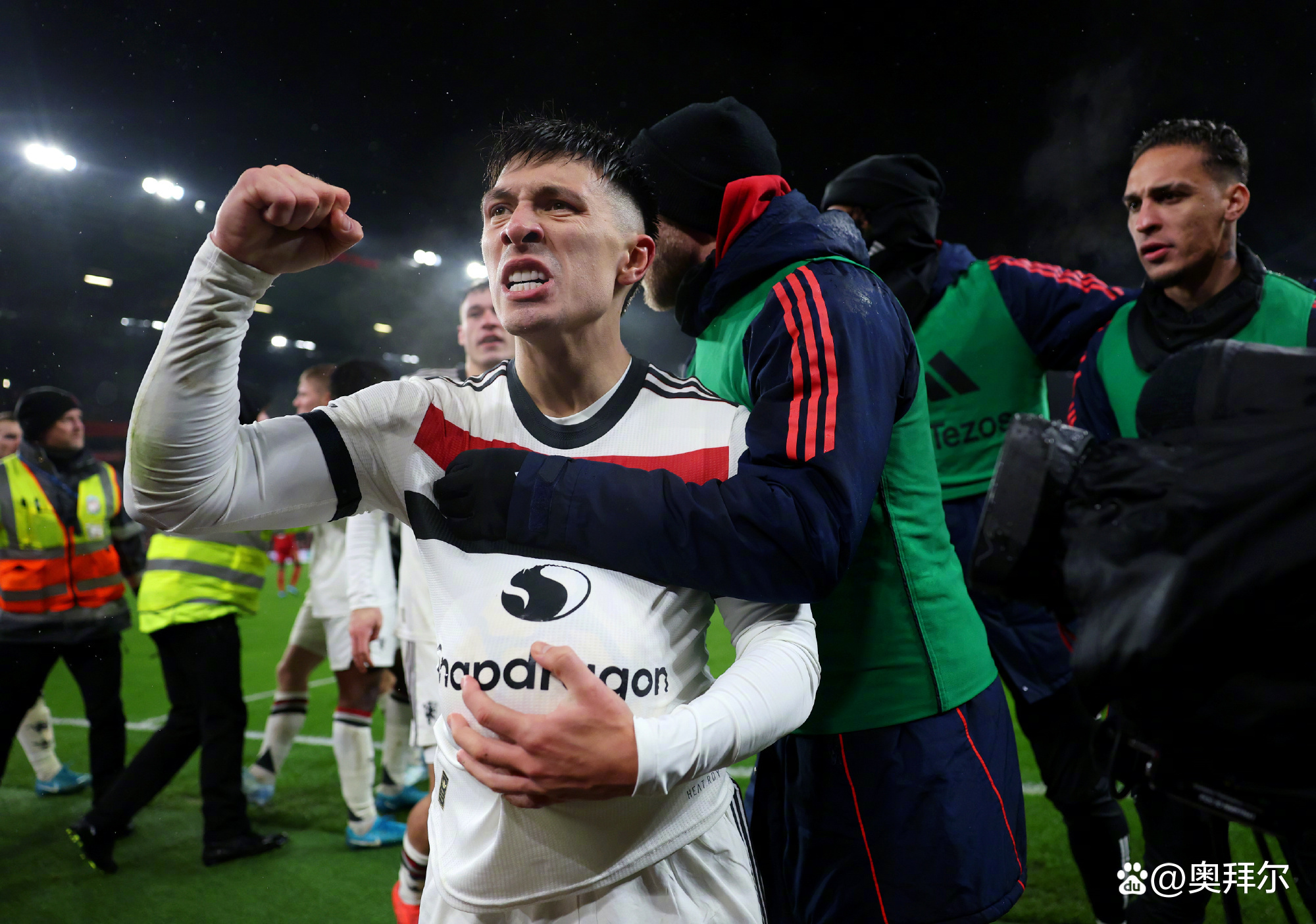 关于曼联险胜智利，迪马利亚统治全场的信息