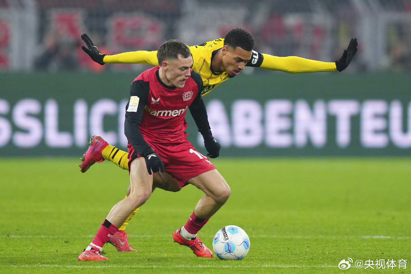 德国击败对手，获得拳击比赛金牌